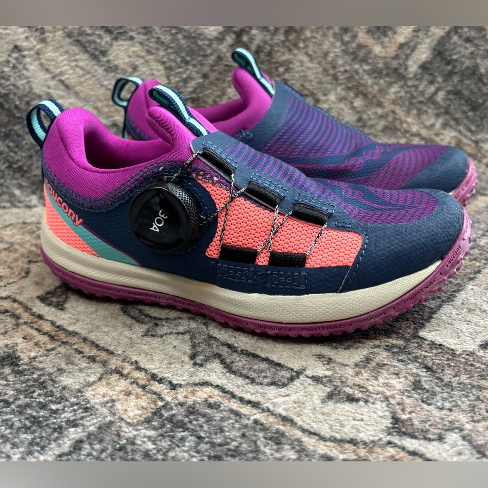NWOT Saucony Running Little Kid's Switchback 2.0‎ Sneaker Navy/Magenta Size 11.5